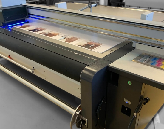 UV-Digitaldrucker, Direktdruck auf diverse Materialien