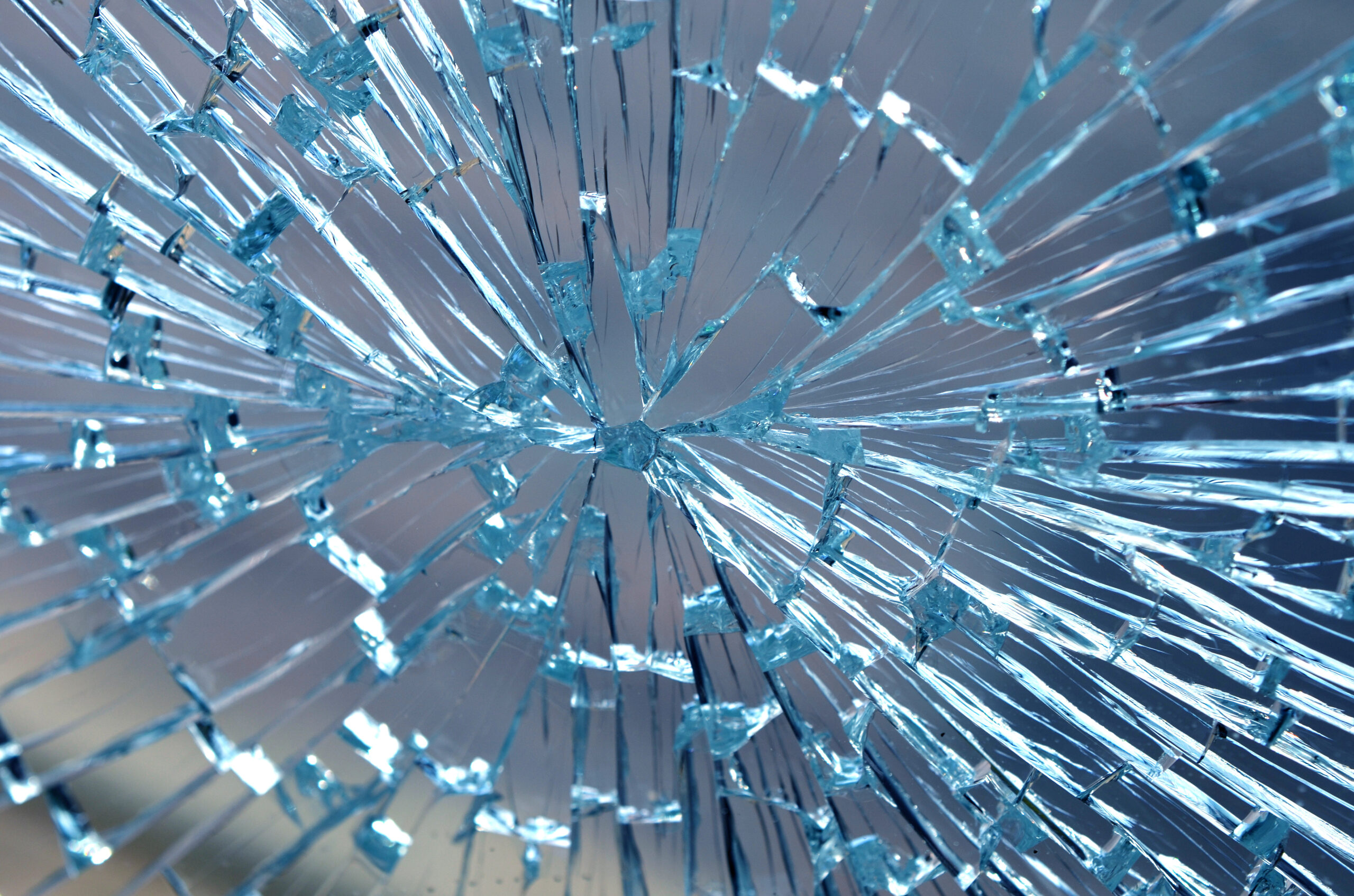 Splitterschutzfolie bruchsicher auf Glas